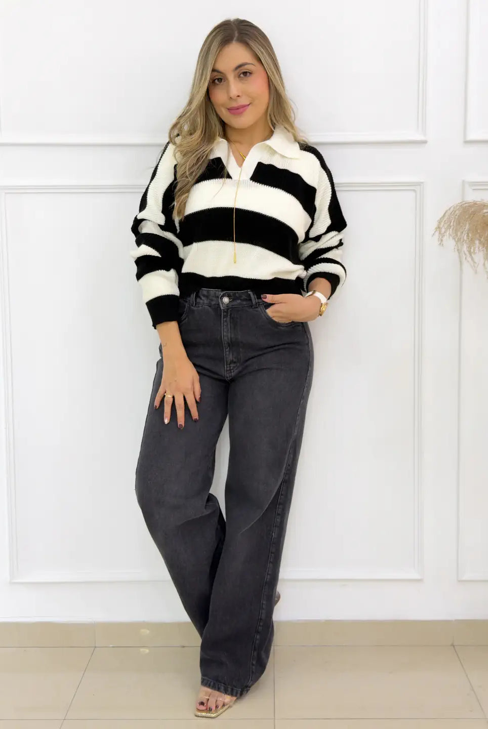 BUZO EMILY RAYAS NEGRAS - Tienda Coral