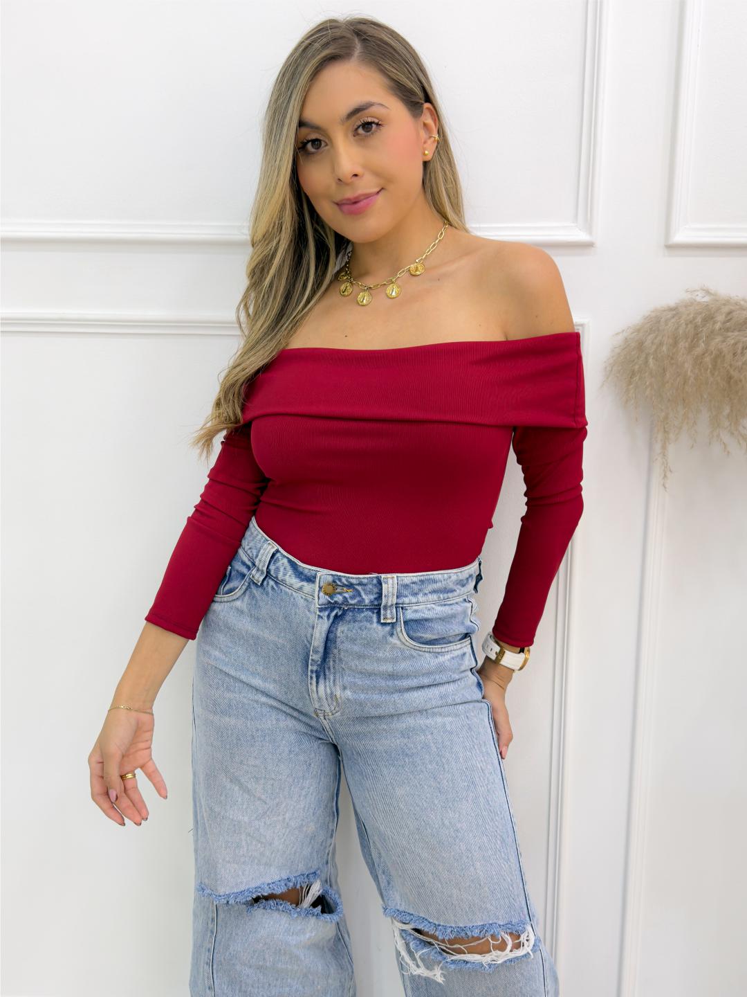 Tela elástica - no aprieta y se adapta al cuerpo sin perder horma.