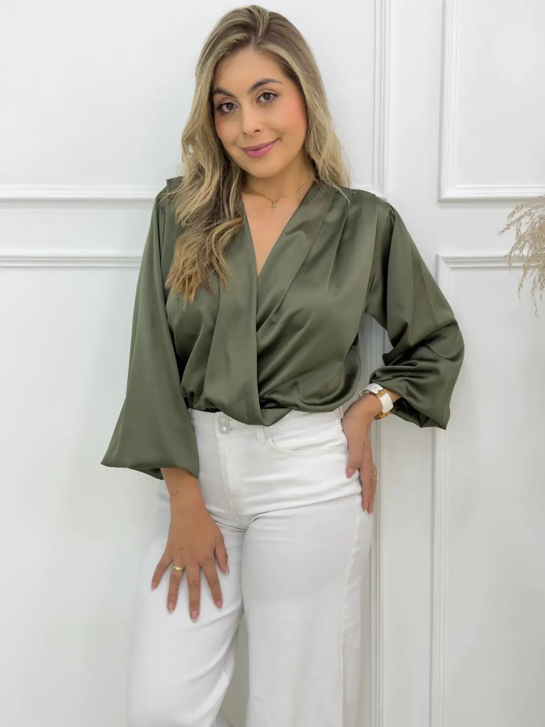 BLUSA VICTORIA SATIN VERDE - Tienda Coral