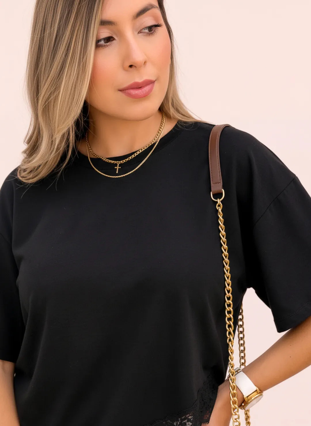 CAMISETA BONNIE NEGRA - Tienda Coral