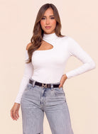 Body blanco para mujer con diseño asimétrico