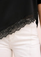 CAMISETA BONNIE NEGRA - Tienda Coral